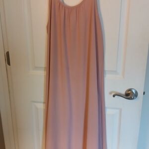 Chic Sleeveless Maxi Dress in Soft Pink
